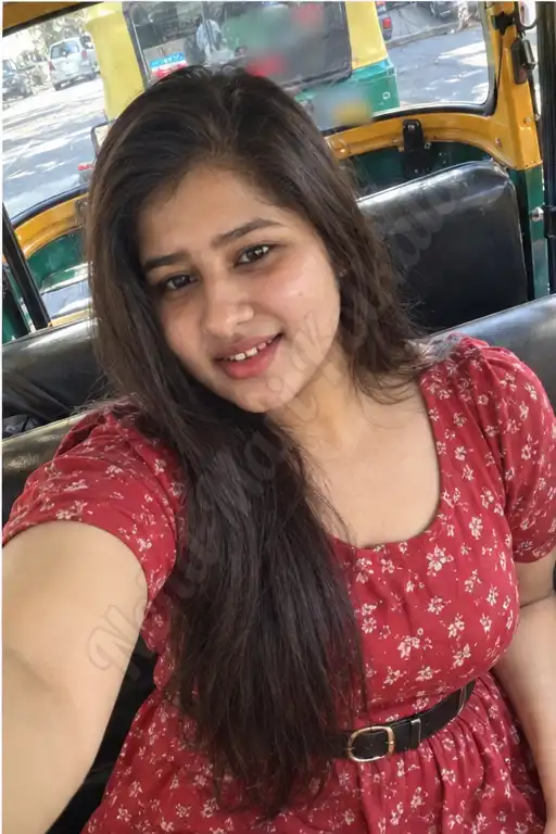 Sreya, 22, Bengali call girl in Ballygunge, Kolkata