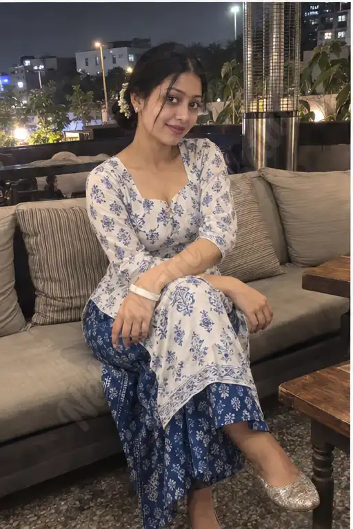 Moumita, 24, VIP escort on Park Street, Kolkata